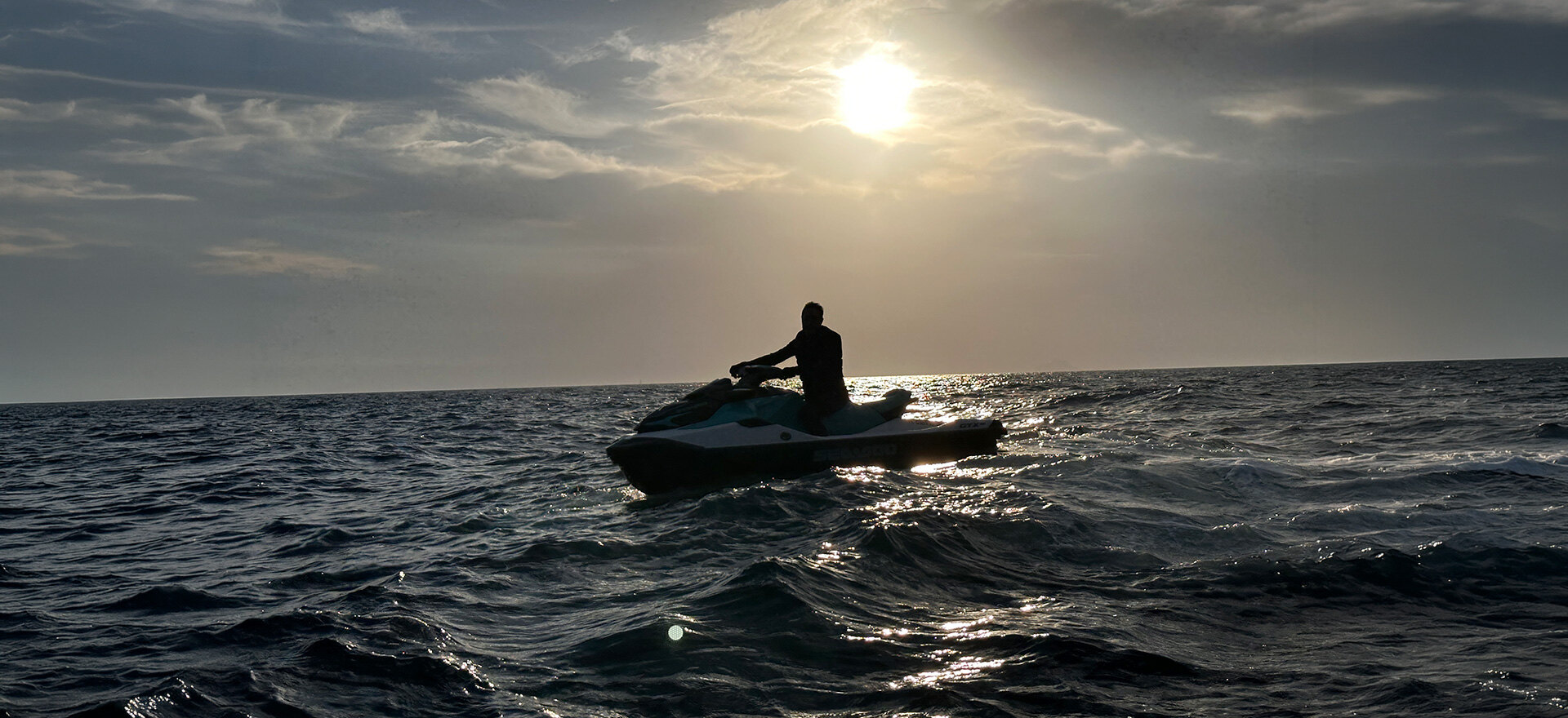 Jet ski sur l'eau